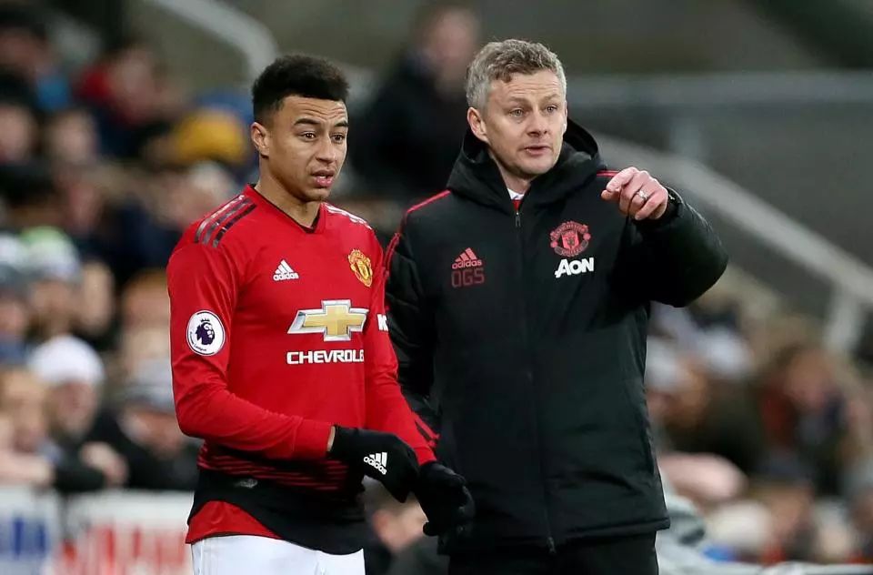 奥斯梅恩：对未能拿到世界杯入场券道歉，非洲杯目标是夺冠（奥斯梅恩为无缘世界杯致歉，非洲杯剑指冠军）